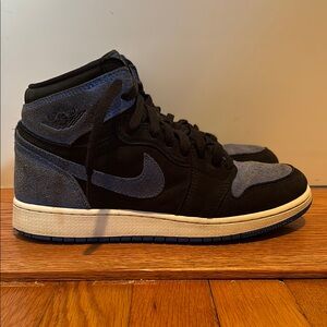 Air Jordan 1 retro high OG in black and royal blue